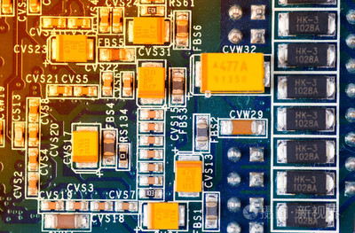 硬盤(pán)中的神經(jīng)系統(tǒng) 集成電路板與線路板